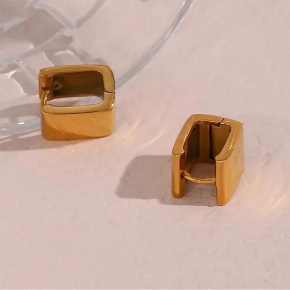 New Minimalist Square 18k Gold Huggies Earring, NICE EARRINGS, CUTE EARRINGS - Picture 3 of 7
